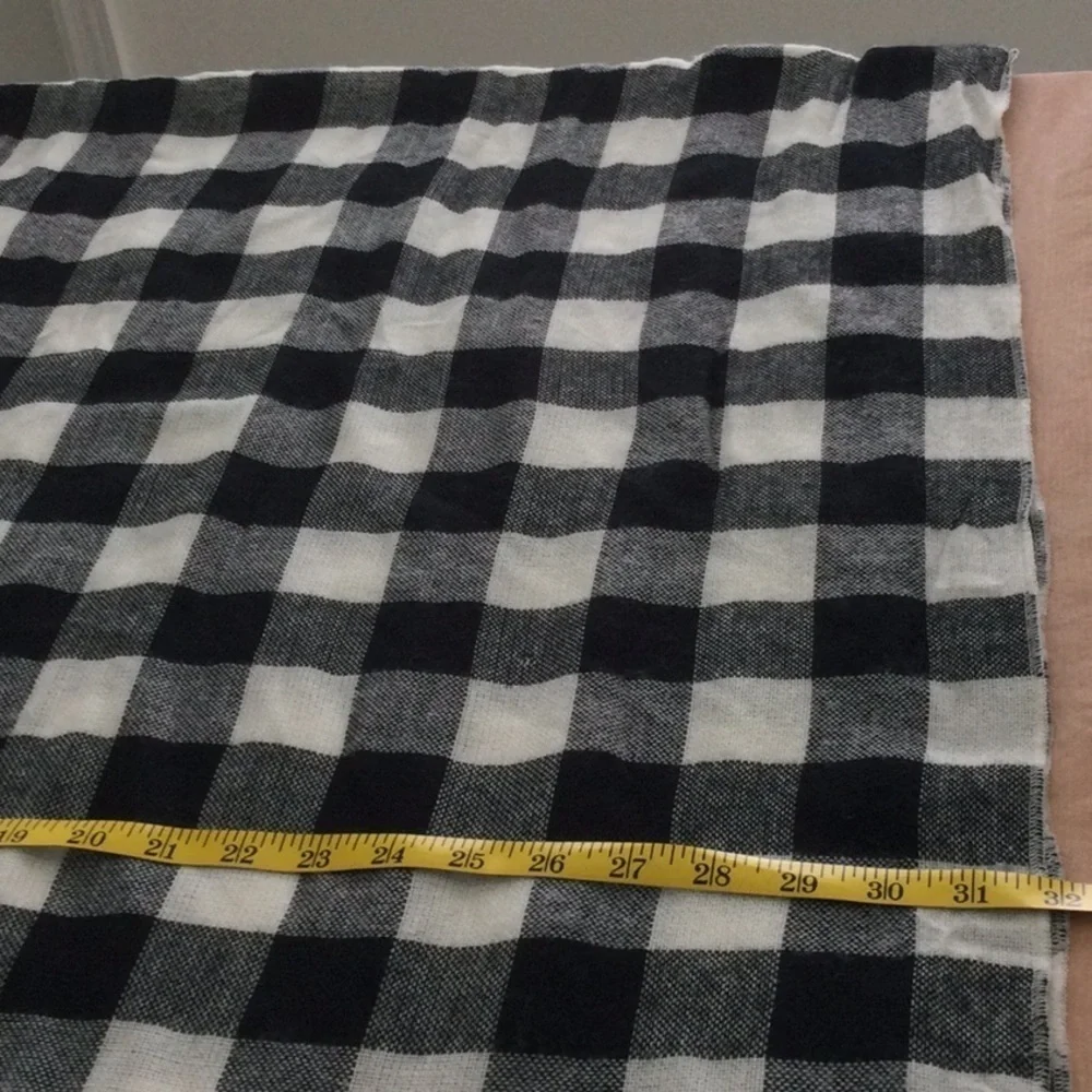 Women’s Checkered Plaid Infinity Scarf black, gray & white 100% Acrylic #585